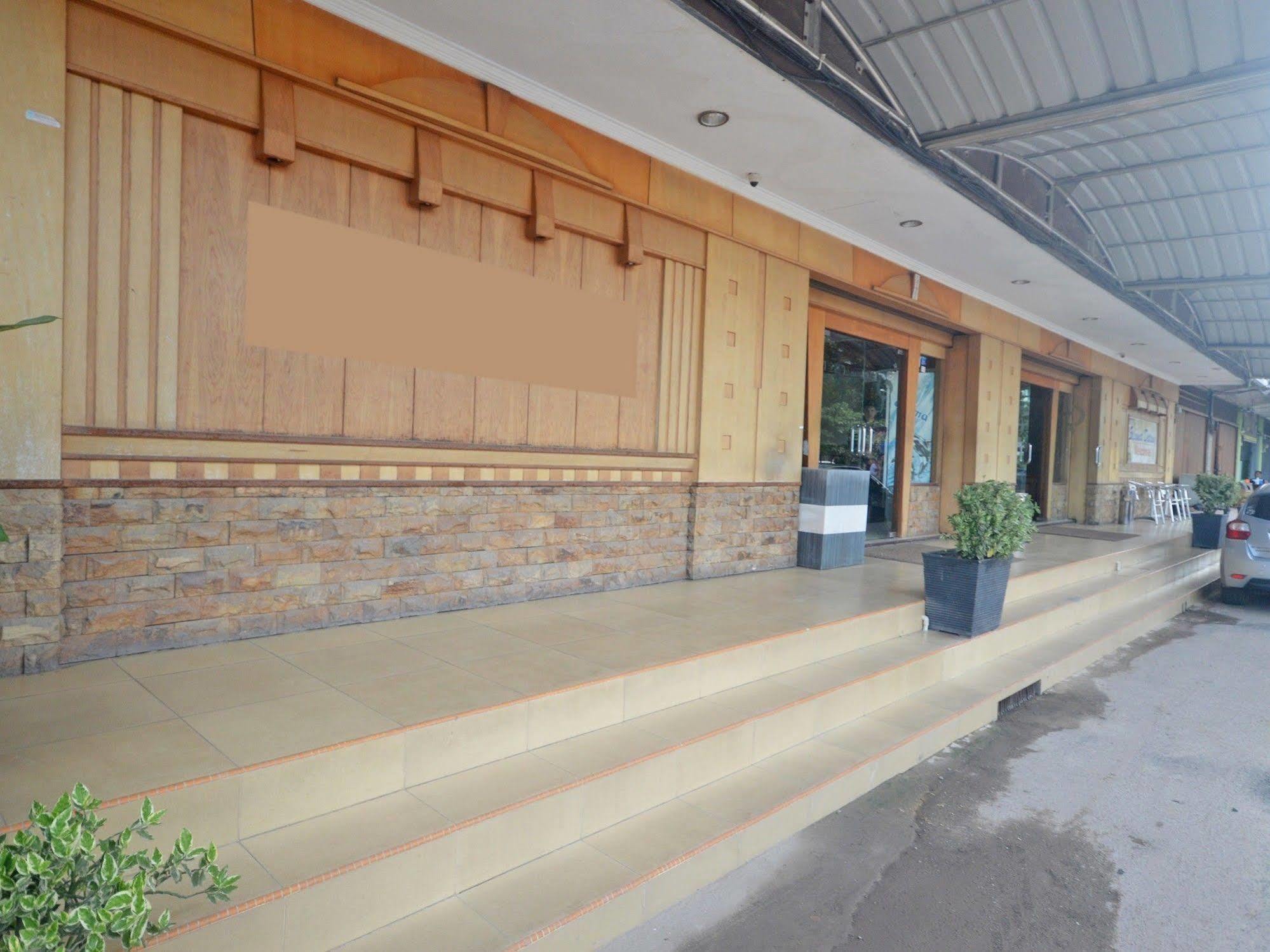 Nida Rooms Nagoya Business Center Batam Exteriör bild