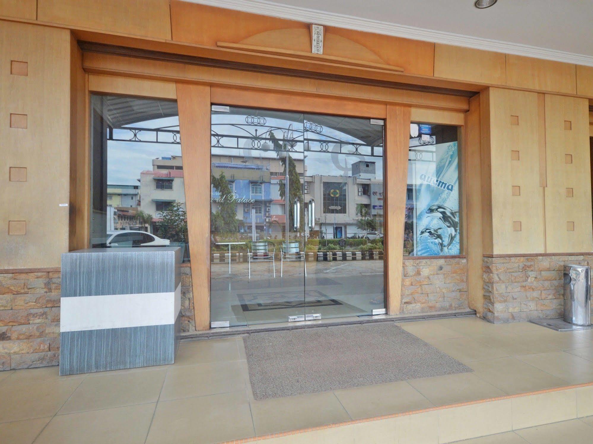 Nida Rooms Nagoya Business Center Batam Exteriör bild