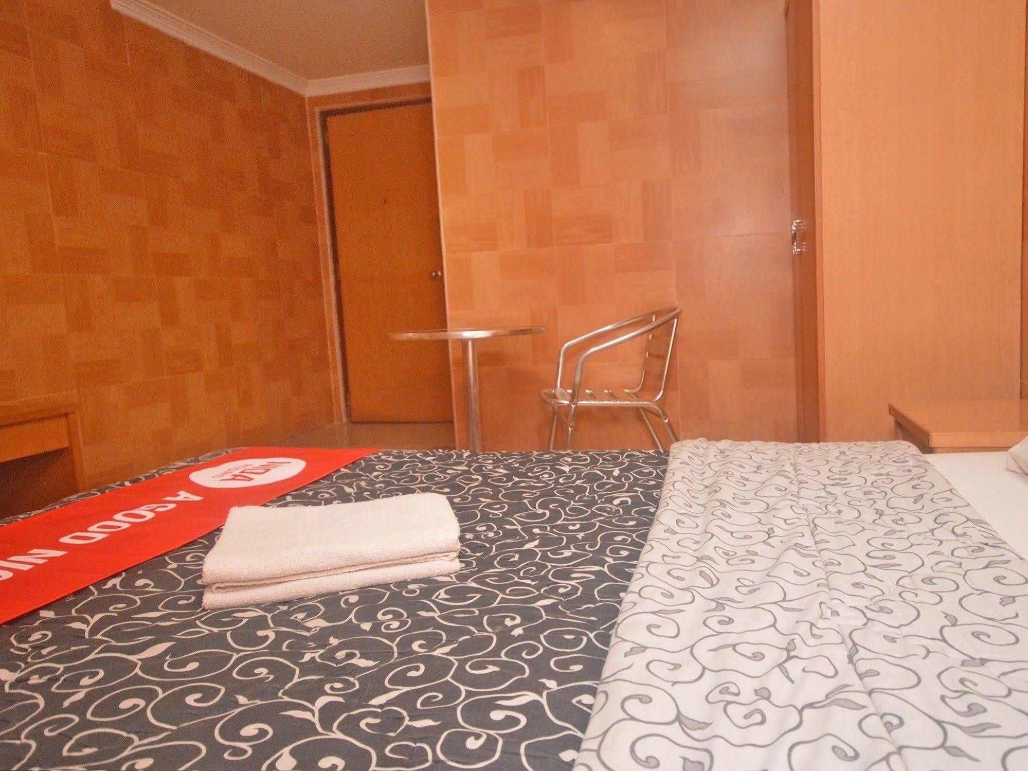 Nida Rooms Nagoya Business Center Batam Exteriör bild
