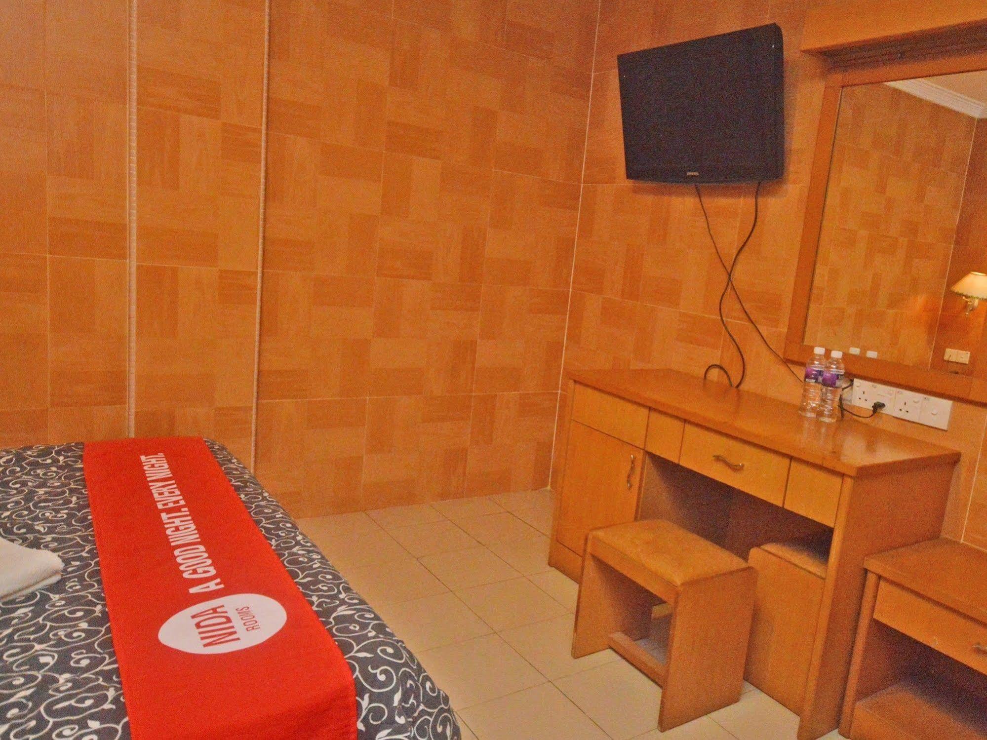 Nida Rooms Nagoya Business Center Batam Exteriör bild
