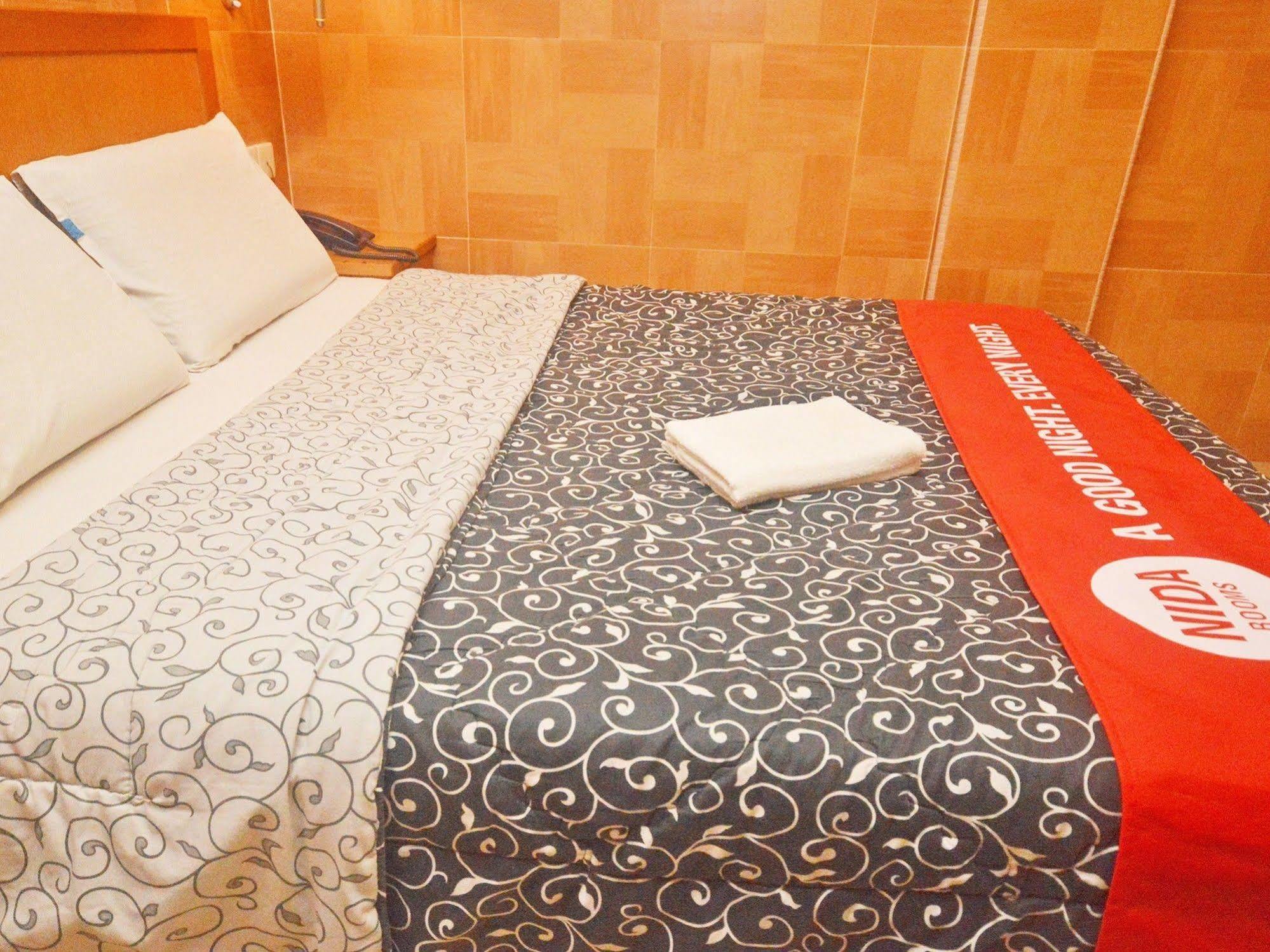 Nida Rooms Nagoya Business Center Batam Exteriör bild